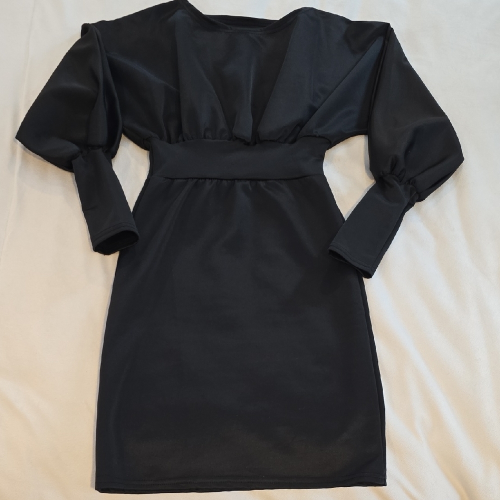 Chic Long Sleeve Black Dress